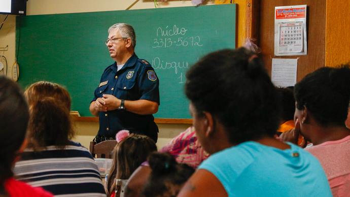 Organizao da comunidade garante segurana a famlias do Cachoeira 